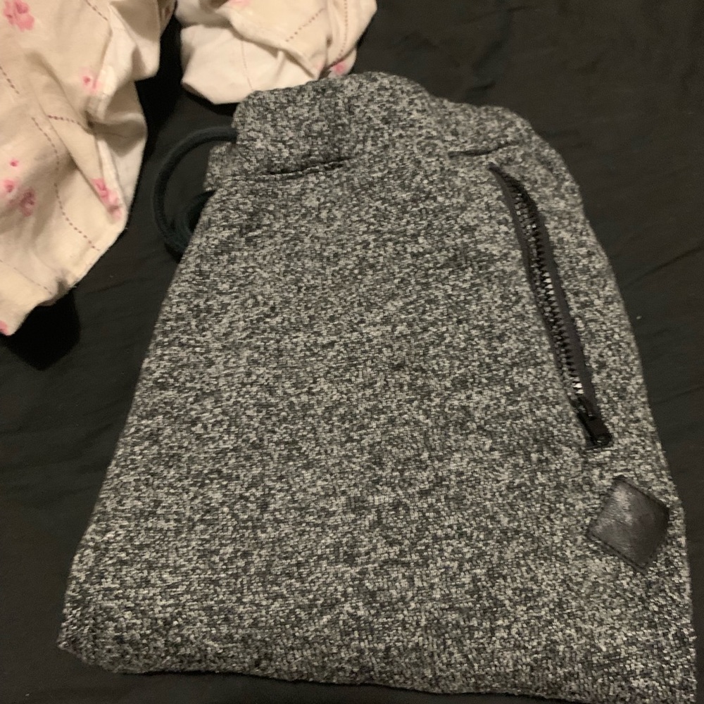 Hollister joggers